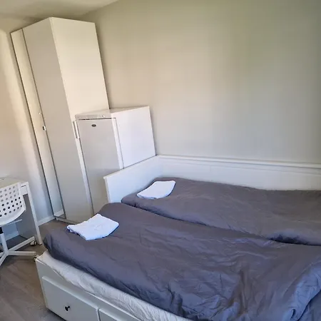 Privat Room In Shared 3 Rooms Apartment Manglerud Oslo Exterior photo