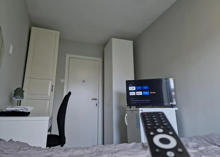 Privat Room In Shared 3 Rooms Apartment Manglerud